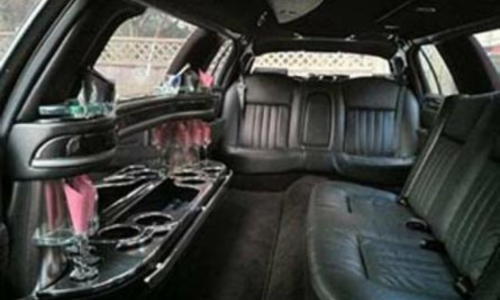 STRETCH LIMO – 6 PASSENGER